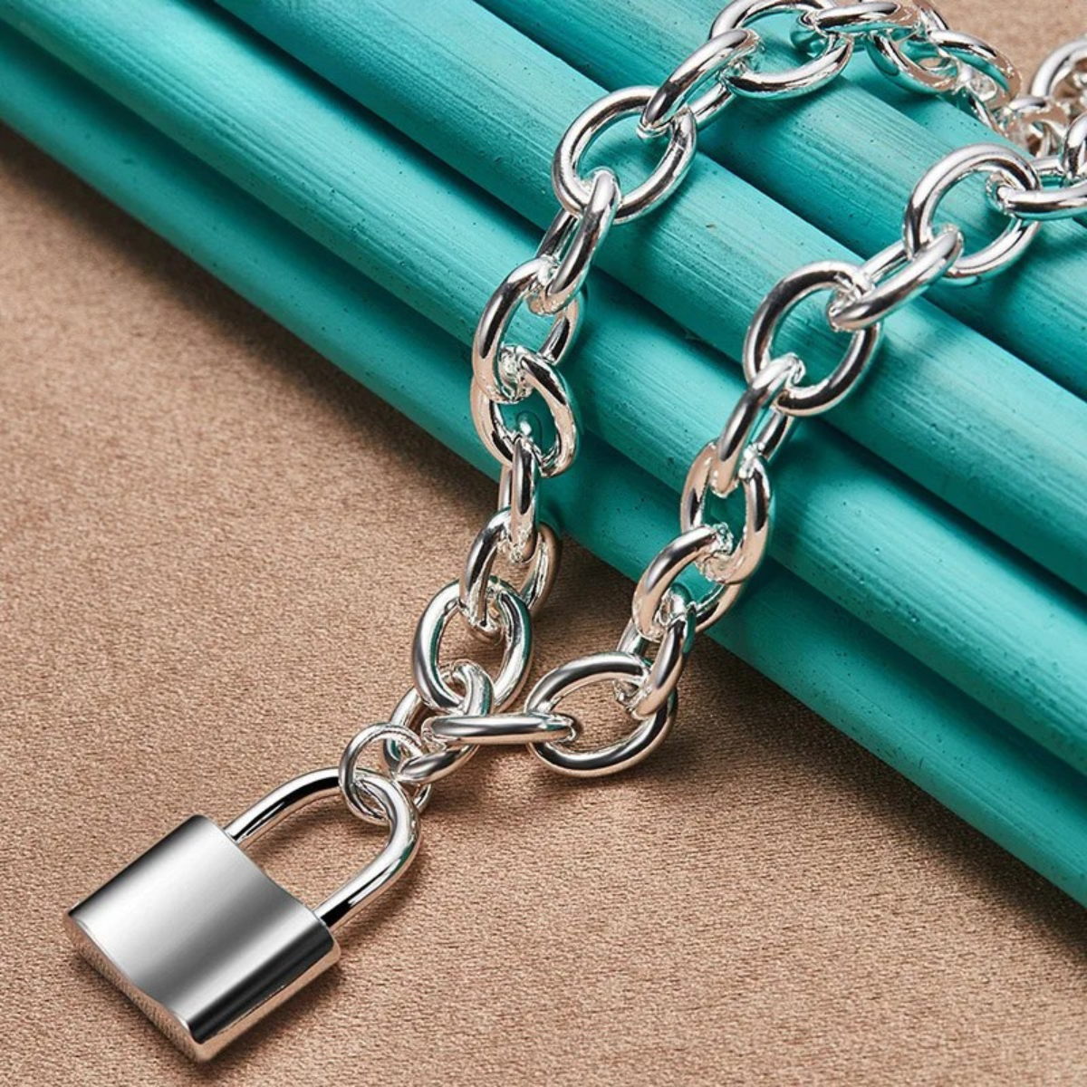 LockCharm – Naszyjnik z Kłódką ze Srebra 925